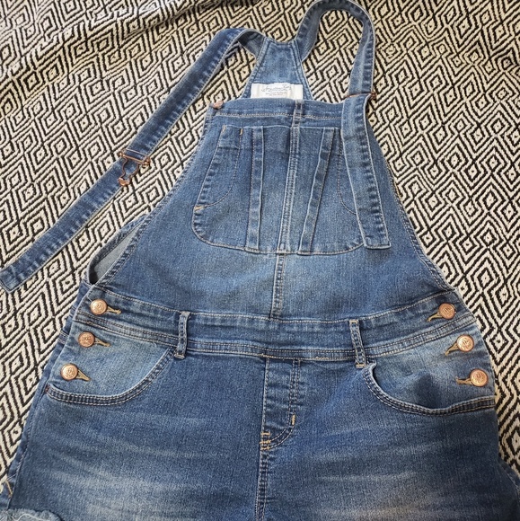 Overallals - Picture 1 of 3